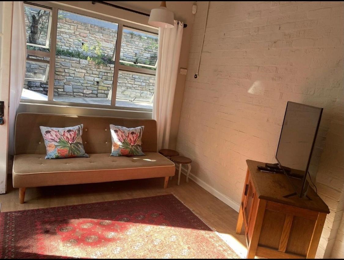 Wedmore Place With Solar Граъмстаун Екстериор снимка
